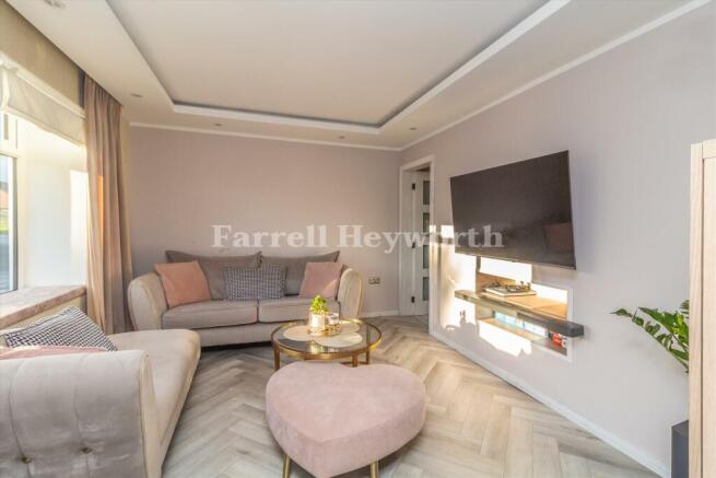 Lounge image 2