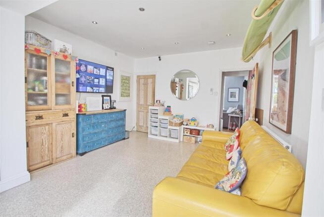 SITTING ROOM
