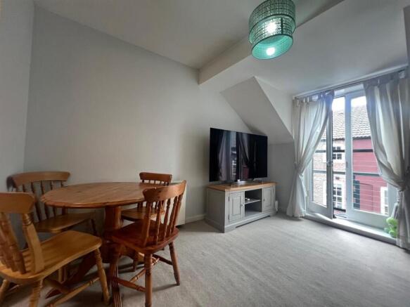 Livingroom.jpg