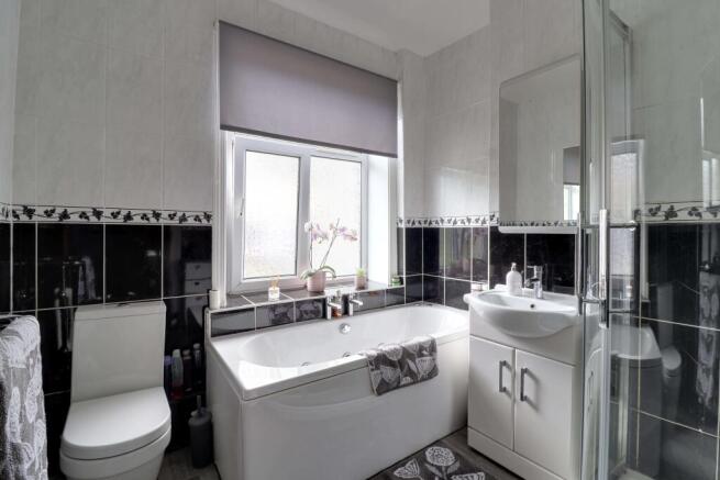 3 bed Terraced for sale Image 11