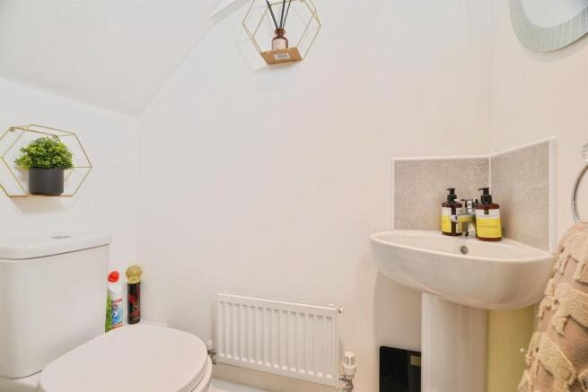 3 bed Terraced for sale Image 12
