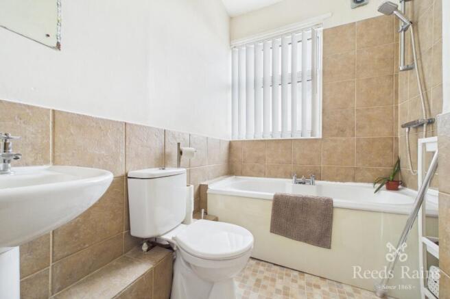 2 bed Terraced to rent Image 7
