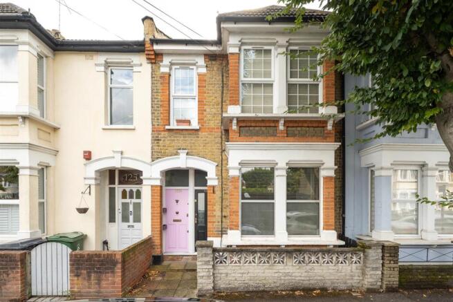 Cavendish Drive, E11