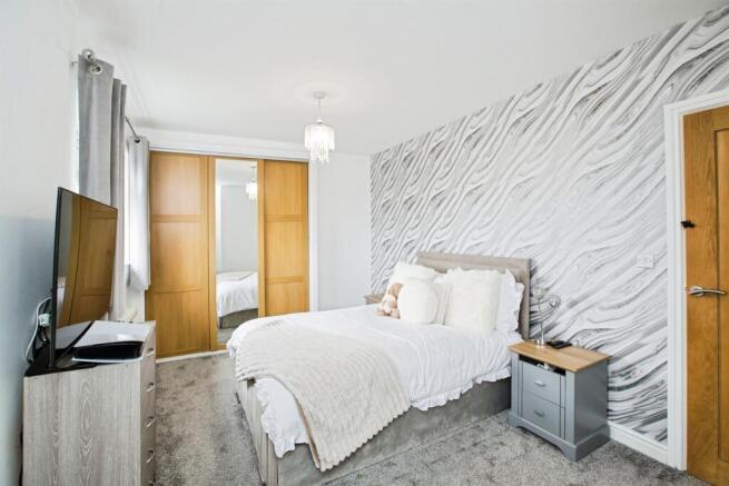 2 bed Terraced for sale Image 5