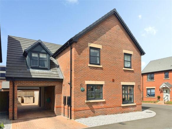 4 bed Detached for sale Image 5