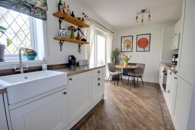 3 bed Semi-Detached for sale Image 5