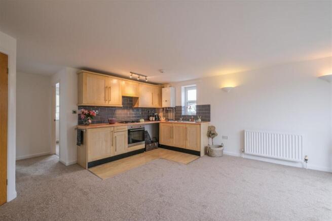 2 bed Apartment for sale Image 6