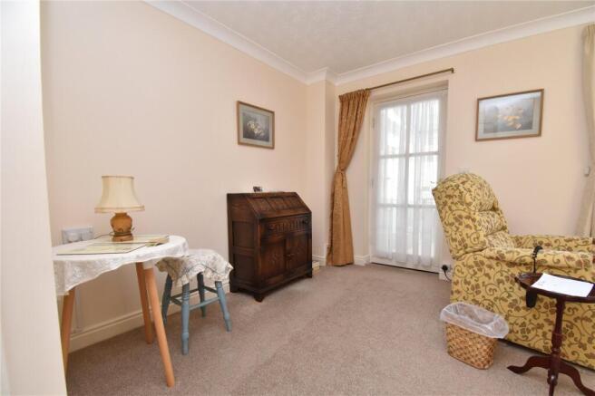 2 bed Retirement Property for sale Image 4