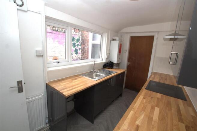 84 Percy Kitchen 2.jpg