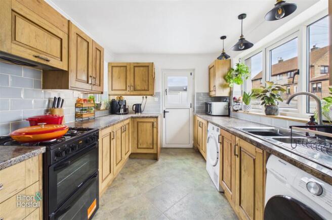 3 bed Semi-Detached for sale Image 7