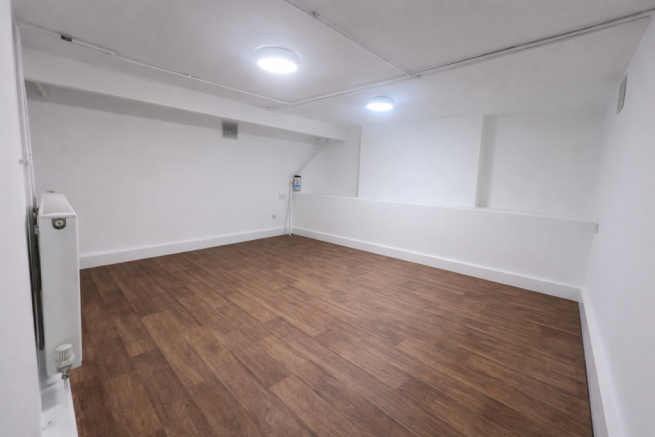 Lounge / Bedroom (basement)