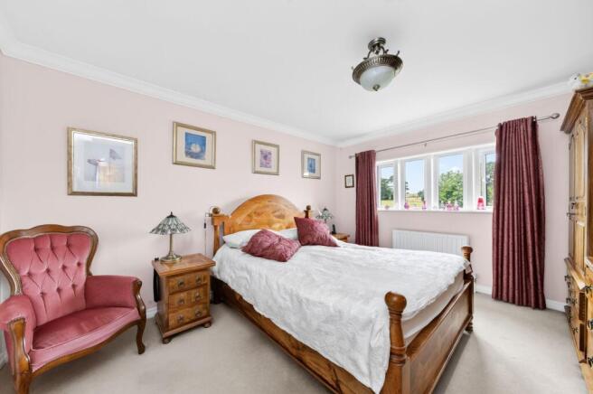 4 bed Detached for sale Image 11