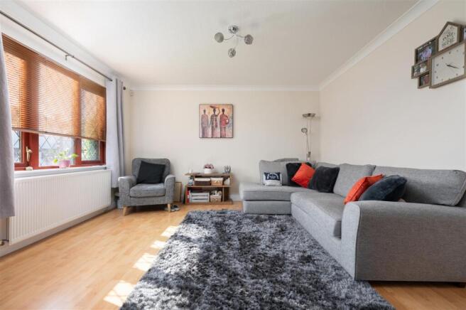 13 Westhall Crescent 007.JPG