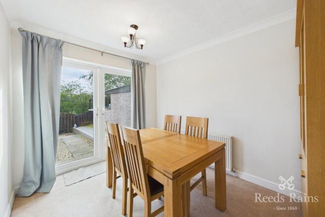 Lindale Garth, Kirkhamgate, Wakefield, West Yorkshire, WF2 photo 4