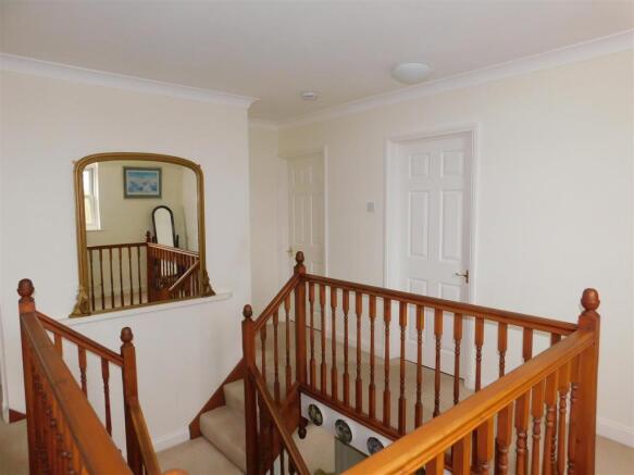 FIRST FLOOR LANDING