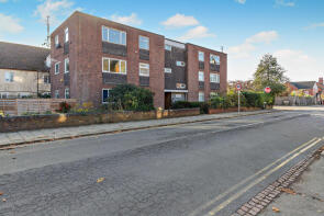 6, 59 Stratford Court, Shakespeare Road, Bedford MK40 2DU
