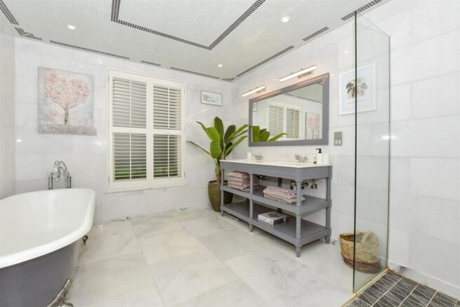 Bathroom - Flat 2