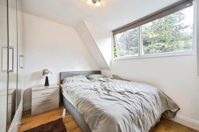 2 bed Flat for sale Image 6