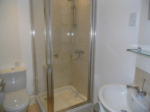 2 bed Apartment to rent Image 6