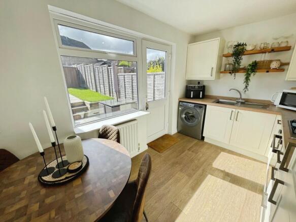 Heathfield, Basingstoke, RG22 photo 4