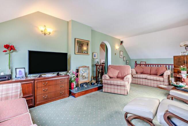 4 bed Detached for sale Image 6