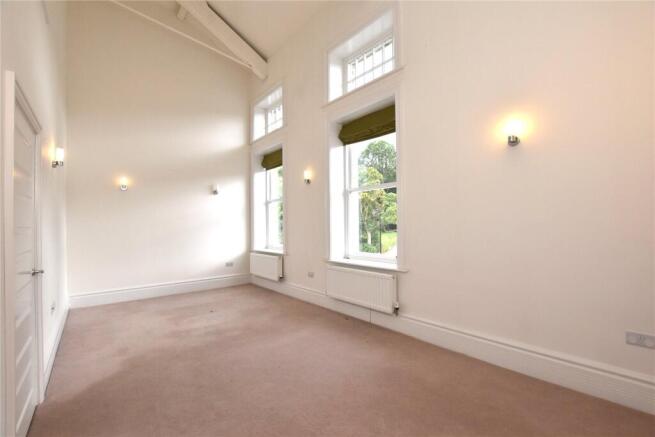 2 bed Apartment for sale Image 3