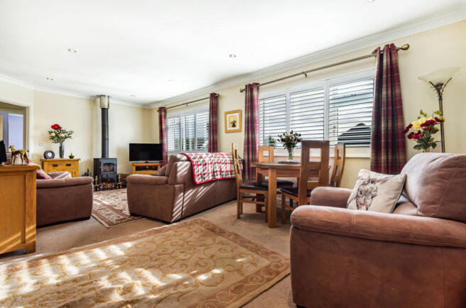 772185 (2).jpg