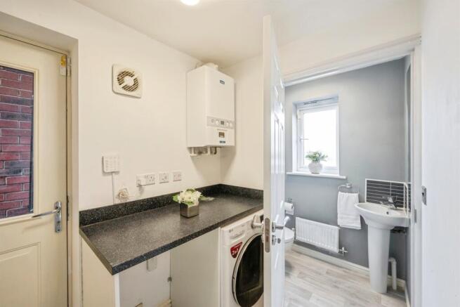 4 bed Detached for sale Image 10