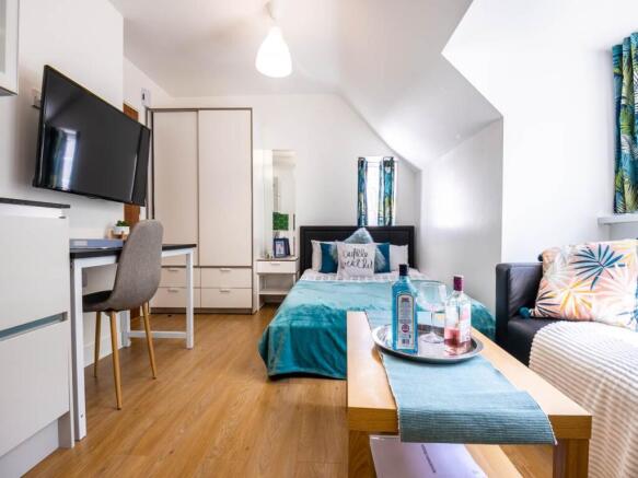 Apt_5_1_WoodlandWay_