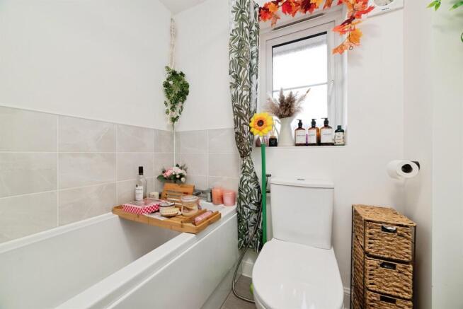 3 bed Semi-Detached for sale Image 12