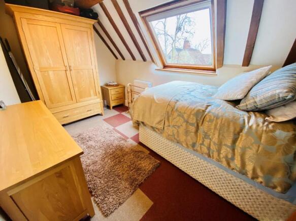 Bed3.jpg