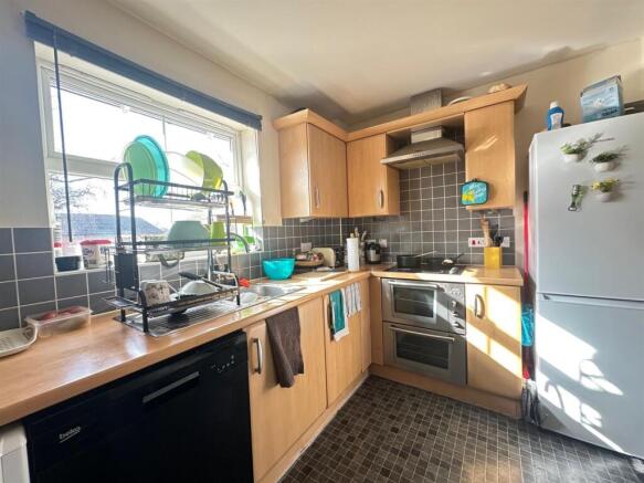 Kitchen 1.jpg
