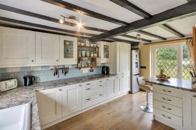 kitchen1.jpg
