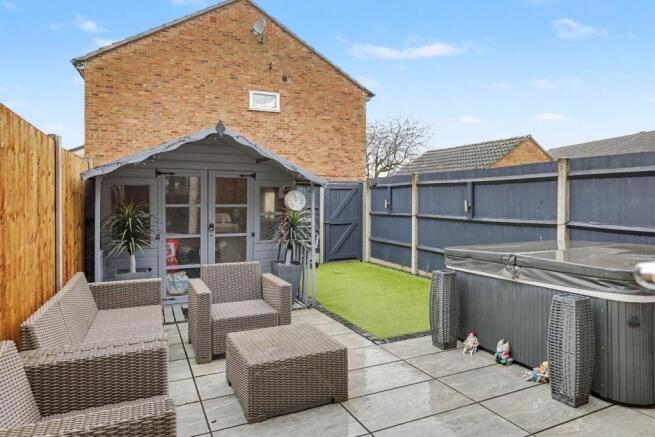 Melbourne Close, Stotfold, Hitchin, SG5 photo 2