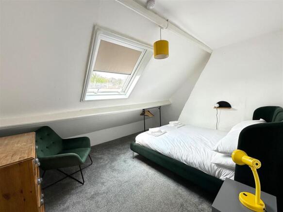 4 bed Terraced for sale Image 7