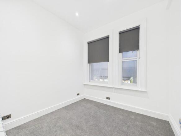 CAM04693G0-PR0034...