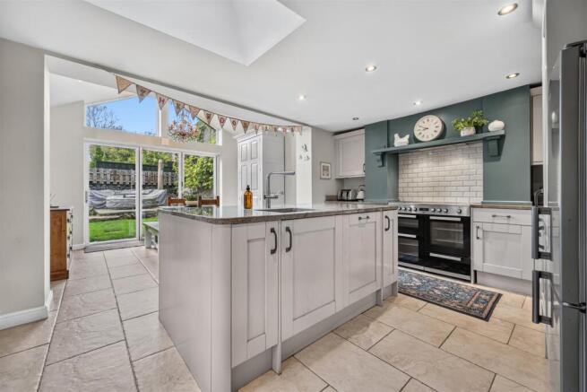Kitchen island.jpg