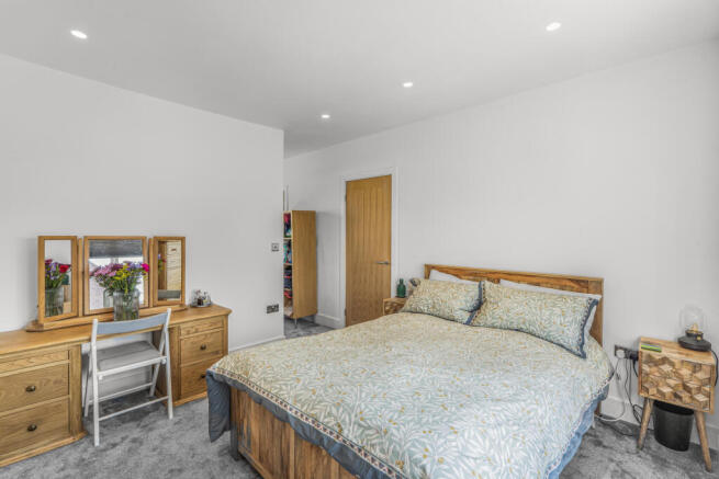 3 bed Semi-Detached for sale Image 7