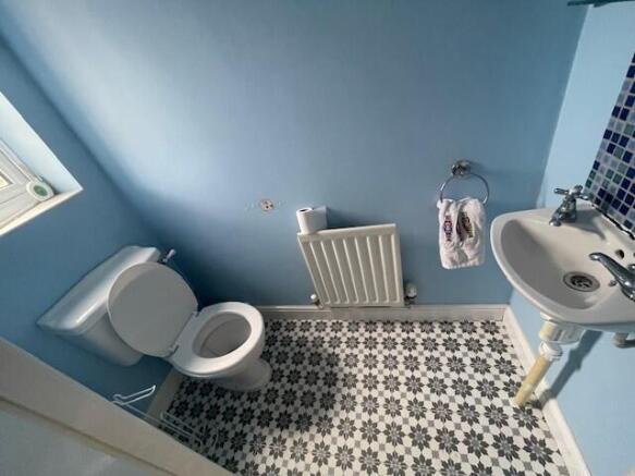 Cloakroom/wc