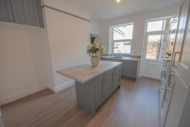 3 bed Terraced to rent Image 4