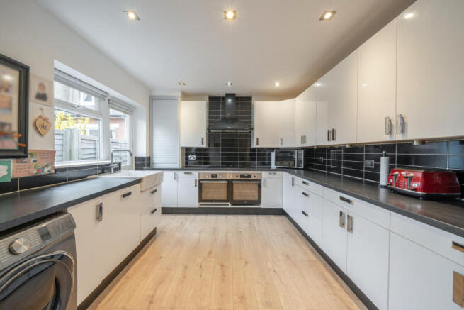 1409437-6-69c2c5b...