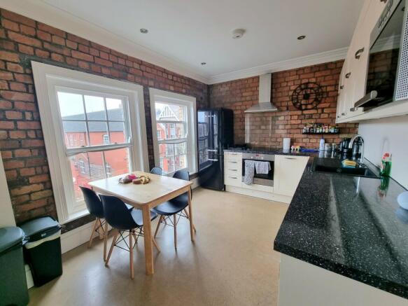 Lounge/Kitchen