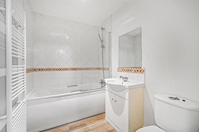 Flat_B__156_Upper_Richmond_Road_West-5.jpg