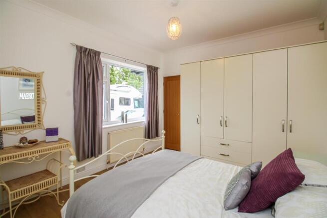 4 bed Detached for sale Image 6