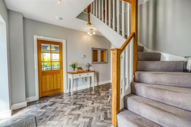 4 bed Detached for sale Image 6