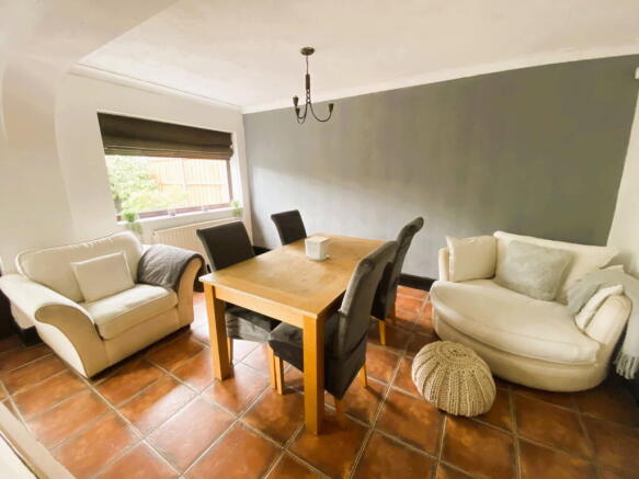 4 bed Detached for sale Image 4