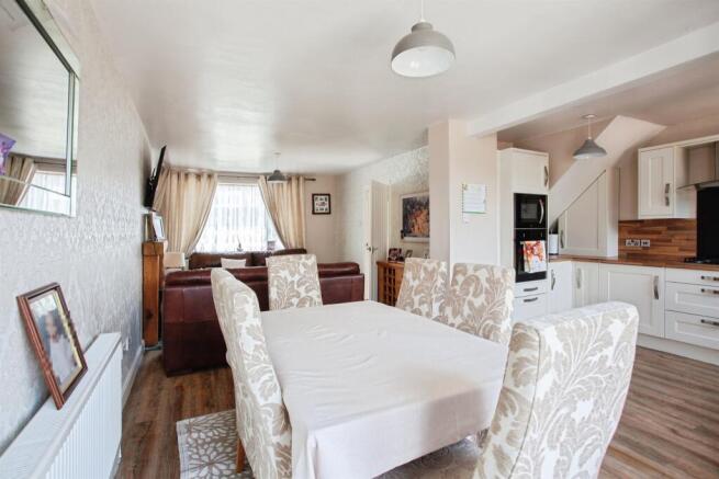 3 bed Semi-Detached for sale Image 5