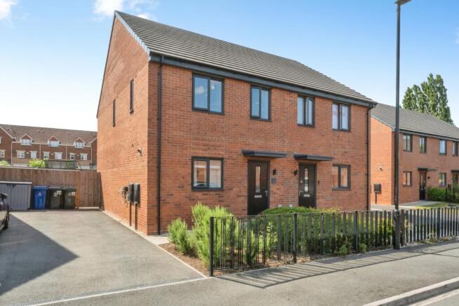 3 bed Semi-Detached for sale Image 5
