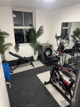 1 bed House Share to rent Image 11
