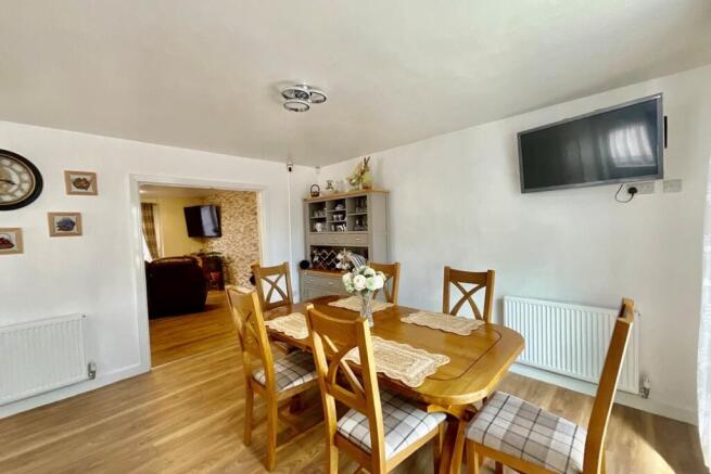 4 bed Detached for sale Image 12